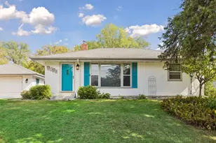 2128 Cohansey Blvd, Roseville, MN 55113 - Photo 2