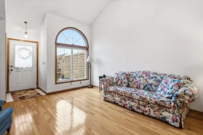 223 Primrose Court, Vadnais Heights, MN 55127 - Photo 6