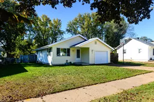 919 Fountain St, Eau Claire, WI 54703 - Photo 1