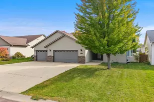 113 Quinion Dr, Mankato, MN 56001 - Photo 2