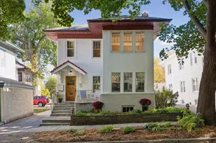 629 Kenwood Pkwy, Minneapolis, MN 55403 - Photo 2