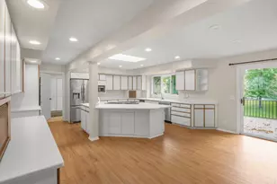 7420 Hyde Park Cir, Edina, MN 55439 - Photo 12