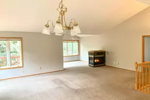 9141 Medley Cir, Golden Valley, MN 55427 - Photo 4