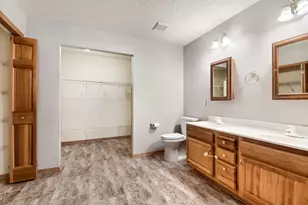 9141 Medley Cir, Golden Valley, MN 55427 - Photo 6