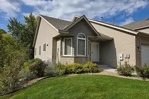 9141 Medley Cir, Golden Valley, MN 55427 - Photo 2