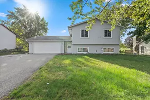 4656 142nd St W, Apple Valley, MN 55124 - Photo 2
