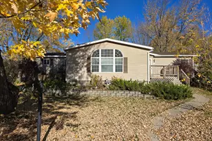 204 Congdon Ave, Coleraine, MN 55722 - Photo 2