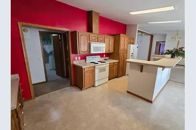 204 Congdon Avenue, Coleraine, MN 55722 - Photo 12