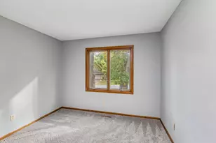 1335 Ches Mar Ln, Eagan, MN 55123 - Photo 20
