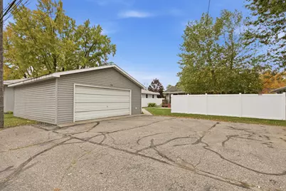 938 34th Avenue N, Saint Cloud, MN 56303 - Photo 8