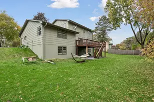 2060 Kelly Dr, Golden Valley, MN 55427 - Photo 30
