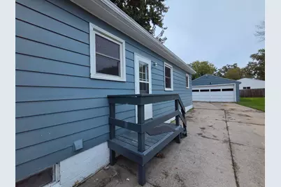 113 S 7th Avenue, Albert Lea, MN 56007 - Photo 4