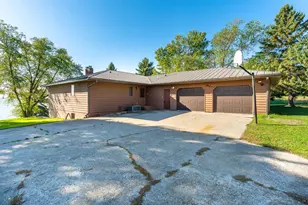 38192 N Shore Dr, Battle Lake, MN 56515 - Photo 4