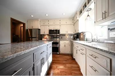 624 Hennes Avenue, Shakopee, MN 55379 - Photo 8