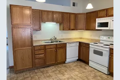 1608 NE 4th Street, Waseca, MN 56093 - Photo 4