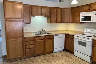 1608 NE 4th St, Waseca, MN 56093 - Photo 4