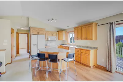 890 Newport Avenue, Shakopee, MN 55379 - Photo 8