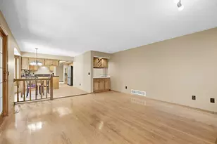 12560 Dorchester Trail, Apple Valley, MN 55124 - Photo 14