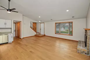 3612 Gershwin Ln N, Oakdale, MN 55128 - Photo 10