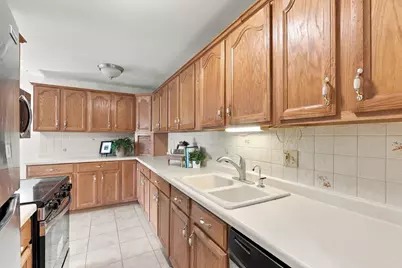 329 Geneva Avenue N #307, Oakdale, MN 55128 - Photo 8