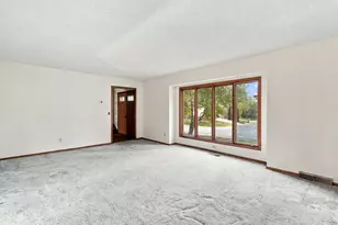 313 Brandywine Dr, Burnsville, MN 55337 - Photo 4