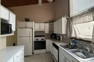 13799 Heywood Ct, Apple Valley, MN 55124 - Photo 2