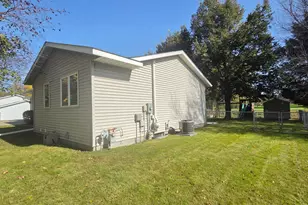 801 19th St SE, Willmar, MN 56201 - Photo 10