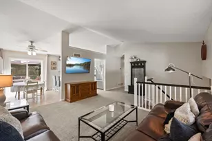 6982 Carlyle Rd, Woodbury, MN 55125 - Photo 8