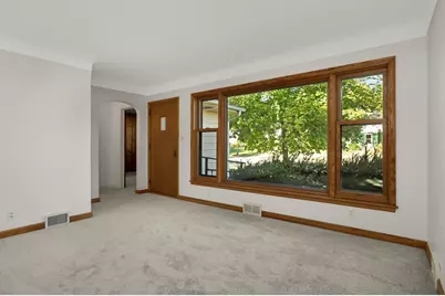 1208 Hoyt Avenue E, Saint Paul, MN 55106 - Photo 2