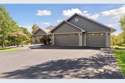555 Chinnock Lane, River Falls, WI 54022 - Photo 6