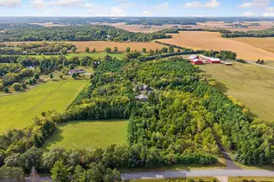 555 Chinnock Ln, River Falls, WI 54022 - Photo 8