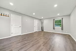956 Humboldt Ave, West Saint Paul, MN 55118 - Photo 10