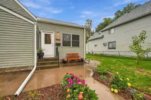 956 Humboldt Ave, West Saint Paul, MN 55118 - Photo 2