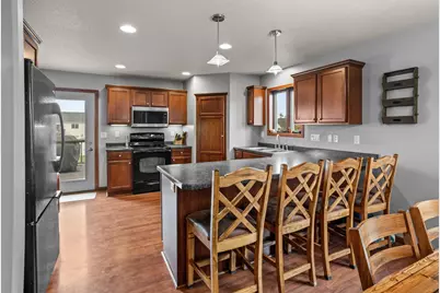 1240 38th Avenue S, Moorhead, MN 56560 - Photo 8