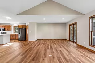 9813 Wedgewood Cir, Woodbury, MN 55125 - Photo 24