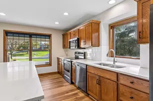 9813 Wedgewood Cir, Woodbury, MN 55125 - Photo 18