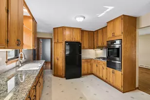 3739 Lee Ave N, Robbinsdale, MN 55422 - Photo 2