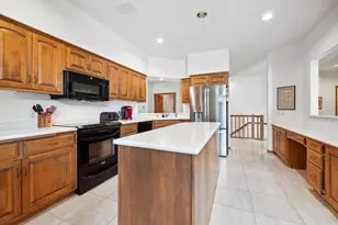 8991 Ferndale Ln, Eden Prairie, MN 55347 - Photo 6