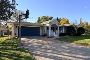 1130 Phinney Ave, Detroit Lakes, MN 56501 - Photo 2