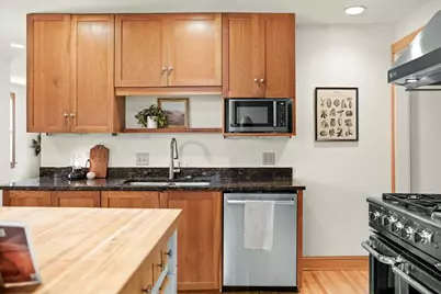 2017 Emerson Avenue S, Minneapolis, MN 55405 - Photo 32