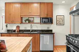 2017 Emerson Ave S, Minneapolis, MN 55405 - Photo 32
