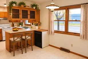 402 Maple Ln, Moorhead, MN 56560 - Photo 8