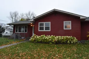 402 Maple Ln, Moorhead, MN 56560 - Photo 2