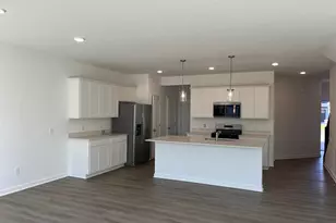 17980 Genoa Dr, Lakeville, MN 55044 - Photo 2