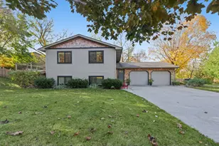8784 Woodlawn Dr, Rockford, MN 55373 - Photo 1