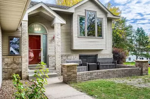 1317 Schooner Ct, Woodbury, MN 55125 - Photo 2