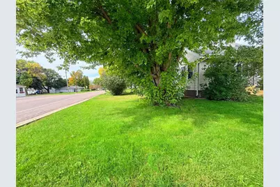 611 6th Street, Gaylord, MN 55334 - Photo 2