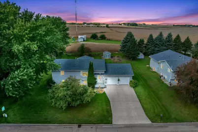 906 Summit Drive, Fairmont, MN 56031 - Photo 2