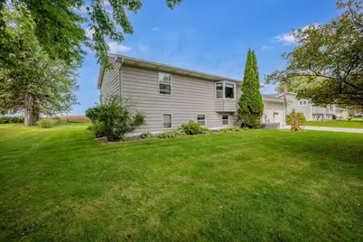 906 Summit Drive, Fairmont, MN 56031 - Photo 12