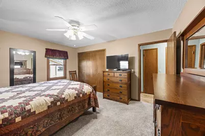 911 Neal Avenue SW, Hutchinson, MN 55350 - Photo 36